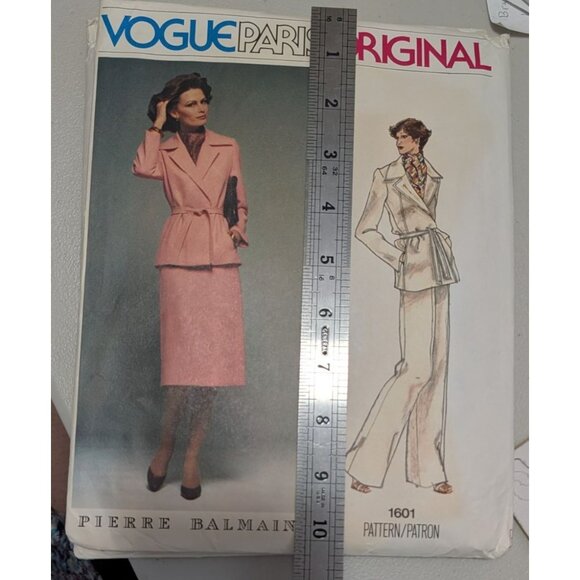 Vintage Vogue Paris Original 1601 Pierre Balmain Pattern Size 8 factory folds - Picture 6 of 10